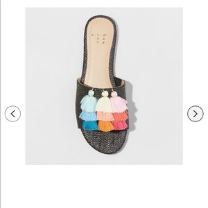 Women’s size 8W new sandals